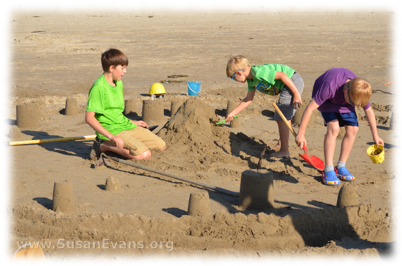 How To Build A Sand Castle « Susans Homeschool Blog