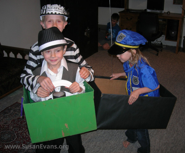 Cops and deals robbers costume