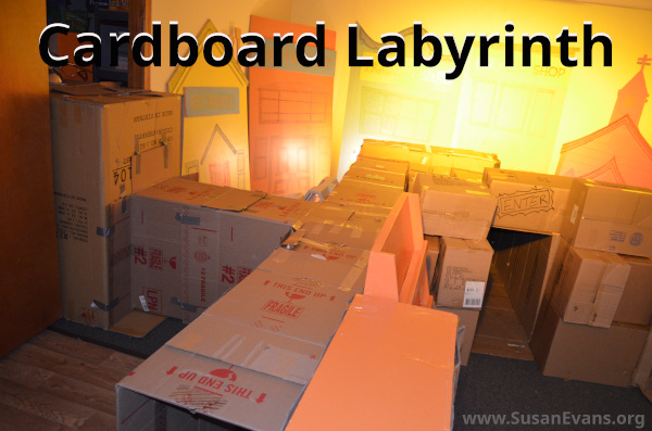 cardboard-labyrith-with-lights